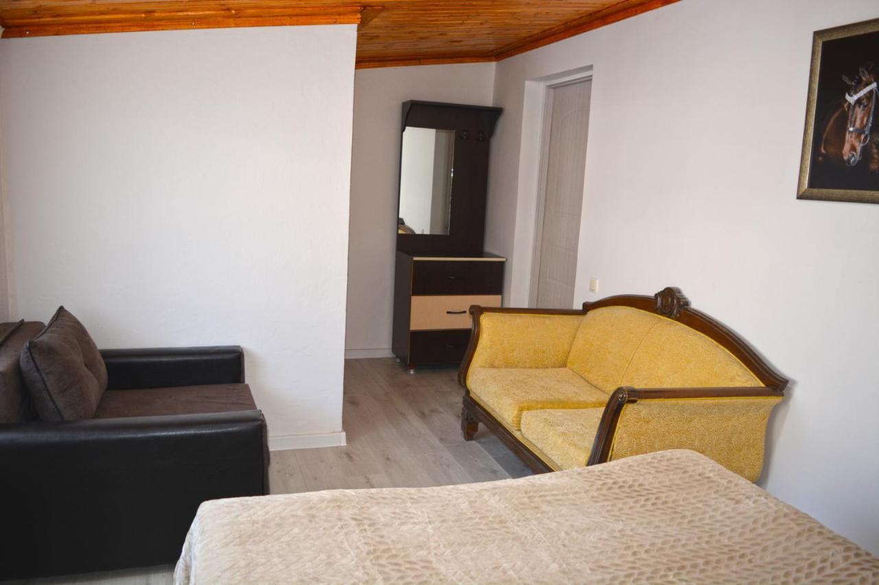 Guesthouse Of Manoni Ratiani Mestia Extérieur photo