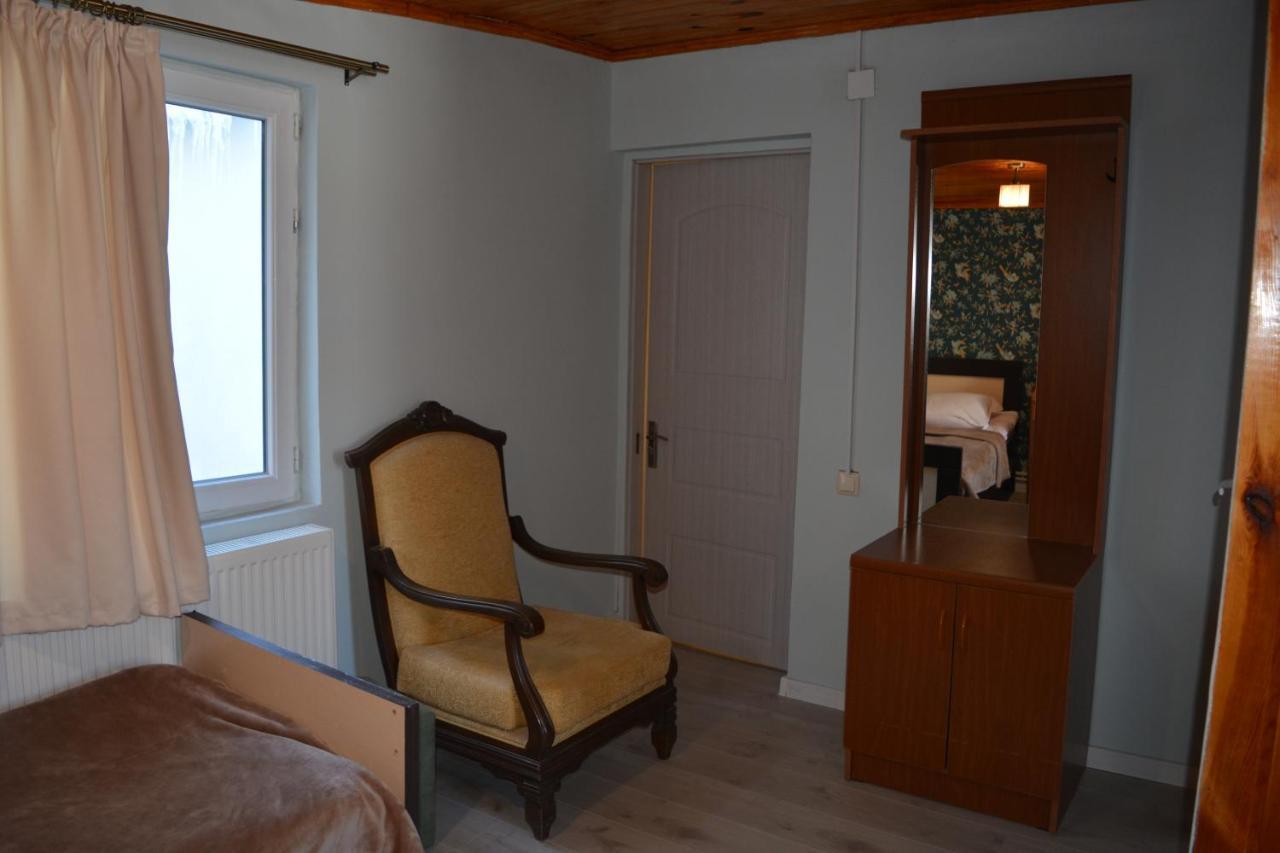 Guesthouse Of Manoni Ratiani Mestia Extérieur photo